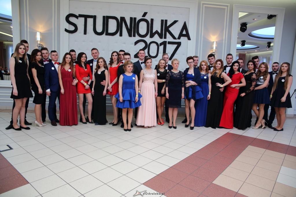 Studniówka w ZSZ nr 3 w Ostrołęce [14.01.2017] - zdjęcie #63 - eOstroleka.pl