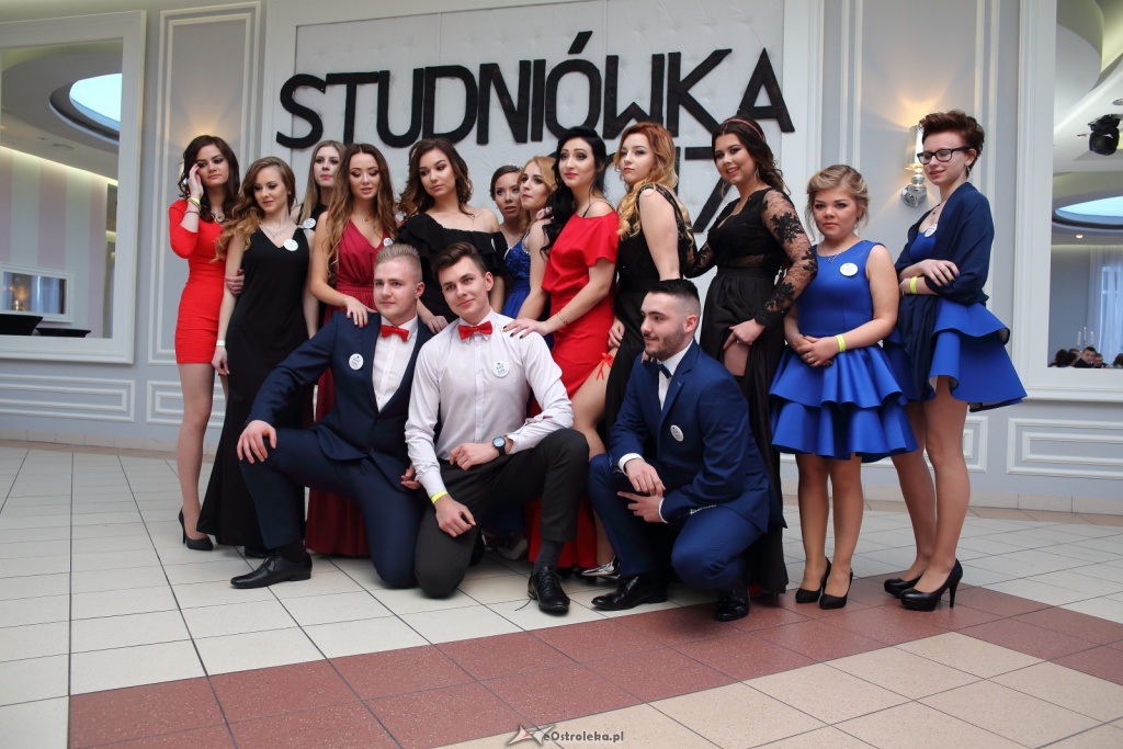 Studniówka w ZSZ nr 3 w Ostrołęce [14.01.2017] - zdjęcie #57 - eOstroleka.pl
