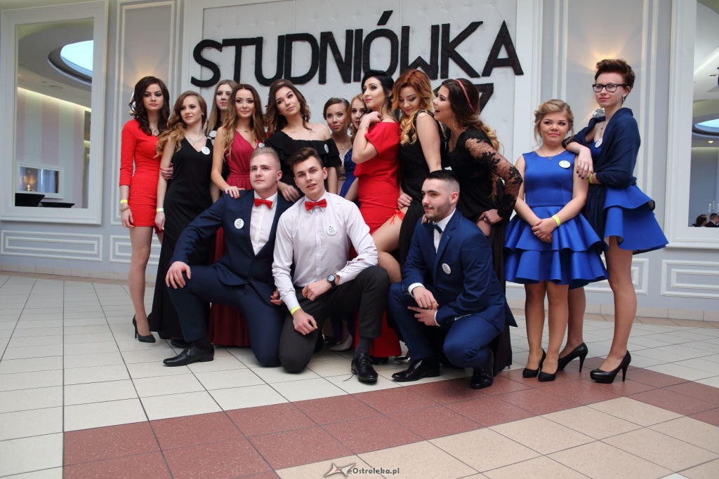 Studniówka w ZSZ nr 3 w Ostrołęce [14.01.2017] - zdjęcie #55 - eOstroleka.pl