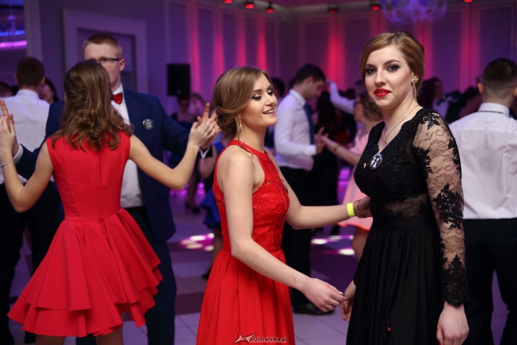 Studniówka w ZSZ nr 3 w Ostrołęce [14.01.2017] - zdjęcie #46 - eOstroleka.pl