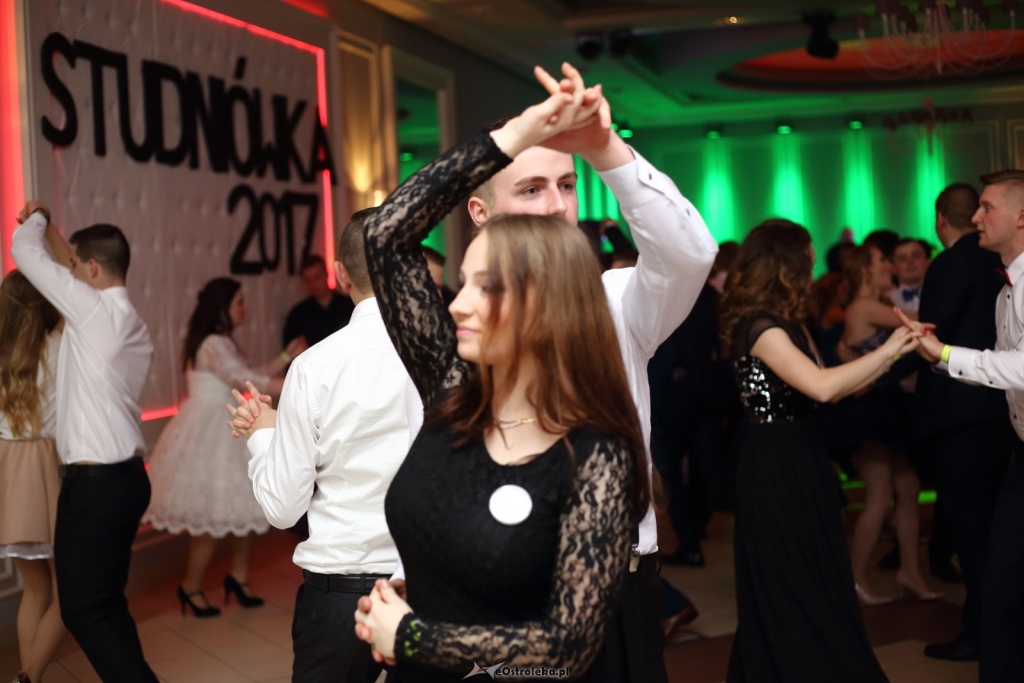 Studniówka w ZSZ nr 3 w Ostrołęce [14.01.2017] - zdjęcie #36 - eOstroleka.pl