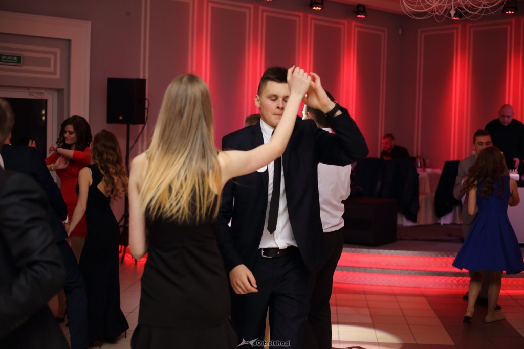 Studniówka w ZSZ nr 3 w Ostrołęce [14.01.2017] - zdjęcie #28 - eOstroleka.pl