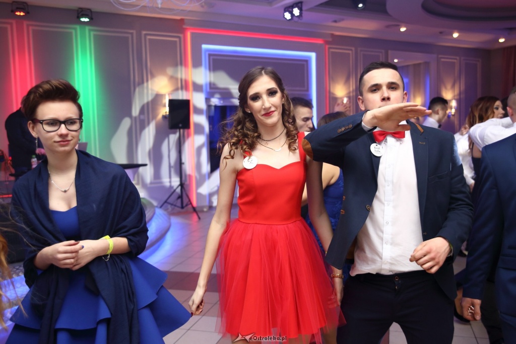 Studniówka w ZSZ nr 3 w Ostrołęce [14.01.2017] - zdjęcie #3 - eOstroleka.pl