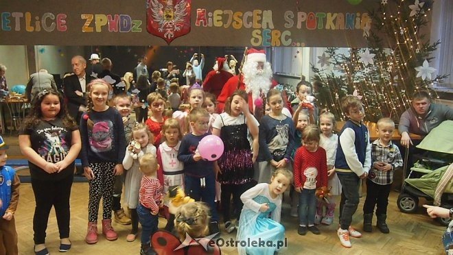 Choinka Osiedla Dzieci Polskich w Klubie Lokator [ZDJĘCIA] - zdjęcie #24 - eOstroleka.pl