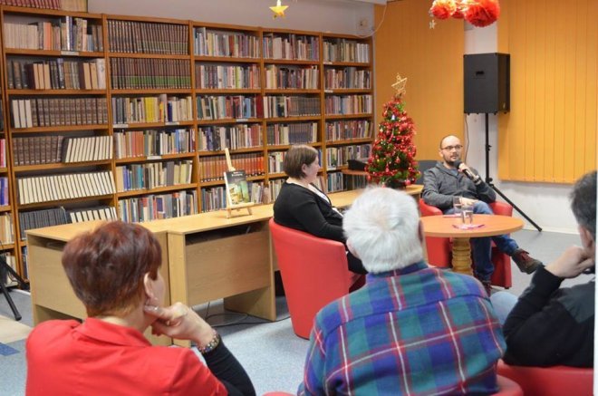 Autorskie spotkanie z Filipem Springerem w ostrołęckiej bibliotece [ZDJĘCIA] - zdjęcie #6 - eOstroleka.pl