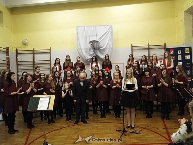 Noworoczny koncert Cantileny w II Liceum Ogólnokształcącym w Ostrołęce [ZDJĘCIA] - zdjęcie #20 - eOstroleka.pl