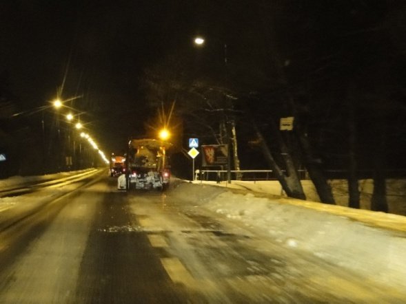 Akcja odśnieżania miasta (11.01.10) - zdjęcie #3 - eOstroleka.pl