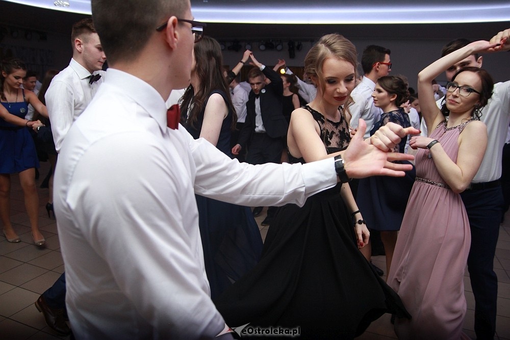 Studniówka 2017 w II Liceum Ogólnokształcącym w Ostrołęce [21.01.2017] - zdjęcie #131 - eOstroleka.pl