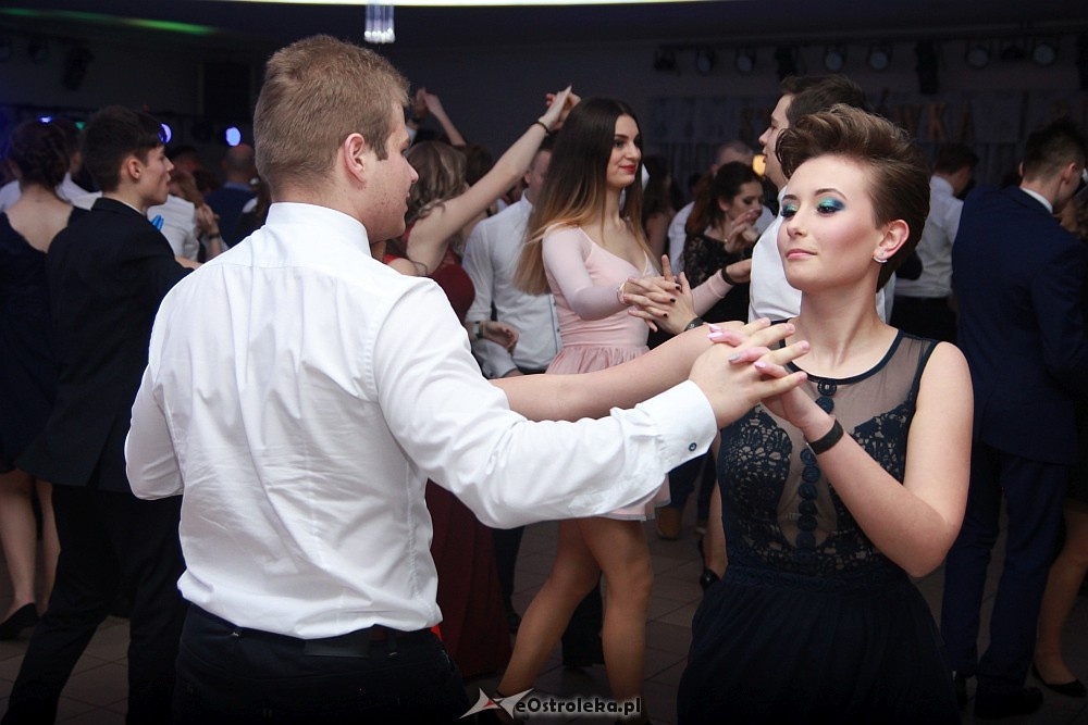 Studniówka 2017 w II Liceum Ogólnokształcącym w Ostrołęce [21.01.2017] - zdjęcie #124 - eOstroleka.pl