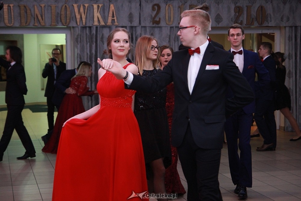 Studniówka 2017 w II Liceum Ogólnokształcącym w Ostrołęce [21.01.2017] - zdjęcie #32 - eOstroleka.pl