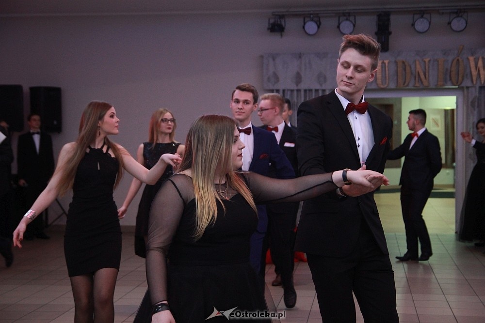 Studniówka 2017 w II Liceum Ogólnokształcącym w Ostrołęce [21.01.2017] - zdjęcie #26 - eOstroleka.pl