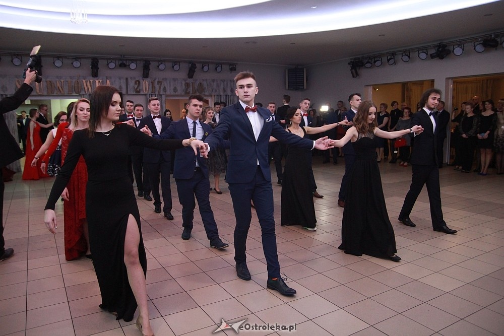 Studniówka 2017 w II Liceum Ogólnokształcącym w Ostrołęce [21.01.2017] - zdjęcie #22 - eOstroleka.pl