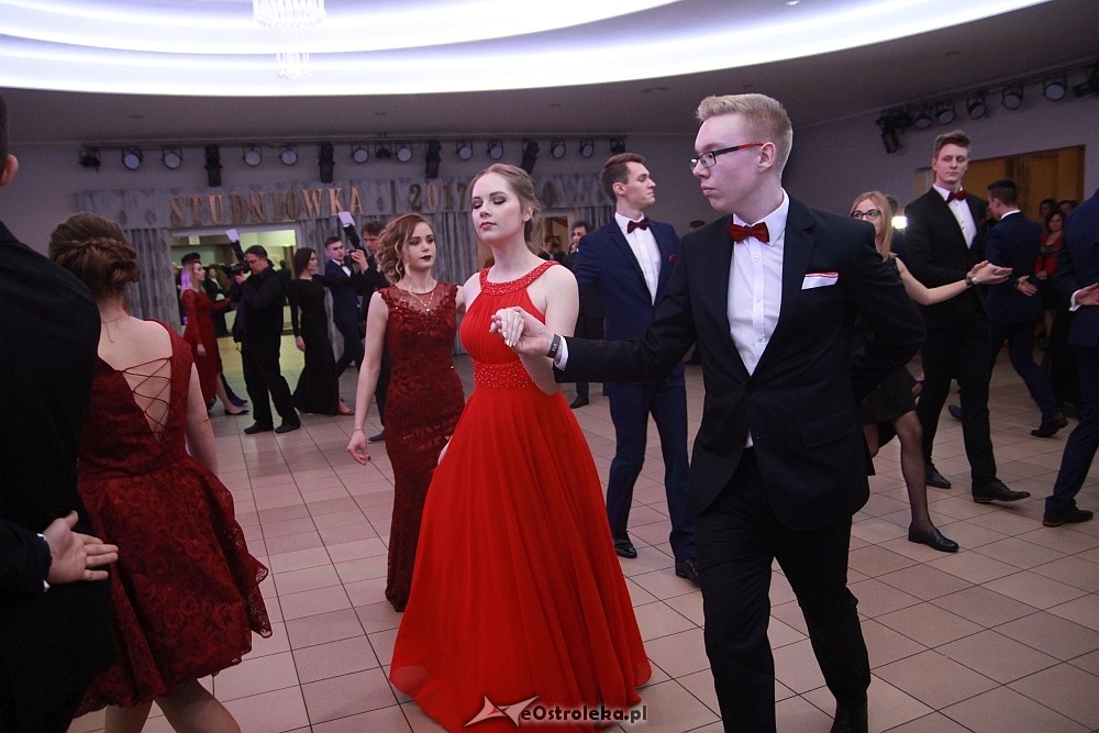 Studniówka 2017 w II Liceum Ogólnokształcącym w Ostrołęce [21.01.2017] - zdjęcie #17 - eOstroleka.pl