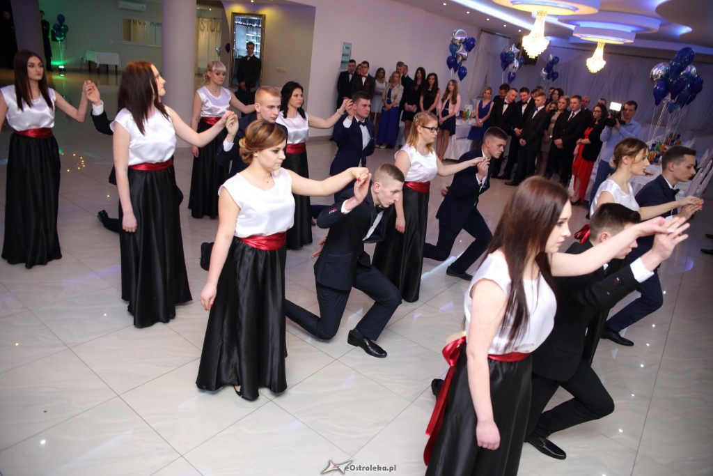 Studniówka 2017 w Zespole Szkół Powiatowych w Baranowie [21.01.2017] - zdjęcie #89 - eOstroleka.pl