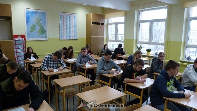  IV Międzyszkolny Konkurs Języka Angielskiego w ZSZ nr 2 [ZDJĘCIA] - zdjęcie #9 - eOstroleka.pl