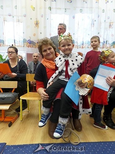 Dzień Babci i Dziadka w Przedszkolu Miejskim nr 8 [ZDJĘCIA] - zdjęcie #28 - eOstroleka.pl