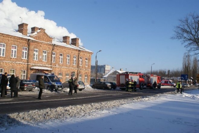 Alarm bombowy w ostrołęckim sanepidzie (13.01.10) - zdjęcie #5 - eOstroleka.pl