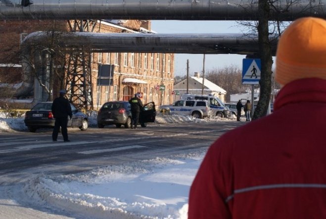 Alarm bombowy w ostrołęckim sanepidzie (13.01.10) - zdjęcie #17 - eOstroleka.pl