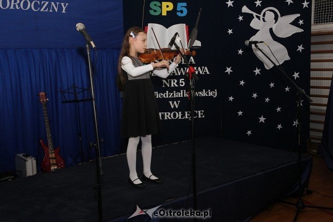 Koncert kolęd w Szkole Podstawowej nr 5 im. Zofii Niedziałkowskiej [WIDEO, ZDJĘCIA] - zdjęcie #47 - eOstroleka.pl