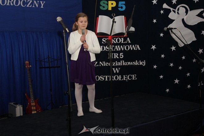 Koncert kolęd w Szkole Podstawowej nr 5 im. Zofii Niedziałkowskiej [WIDEO, ZDJĘCIA] - zdjęcie #50 - eOstroleka.pl