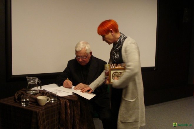 Spotkanie z dr Jerzym Kijowskim w kadzidlańskim Kinie za Rogiem [ZDJĘCIA] - zdjęcie #24 - eOstroleka.pl