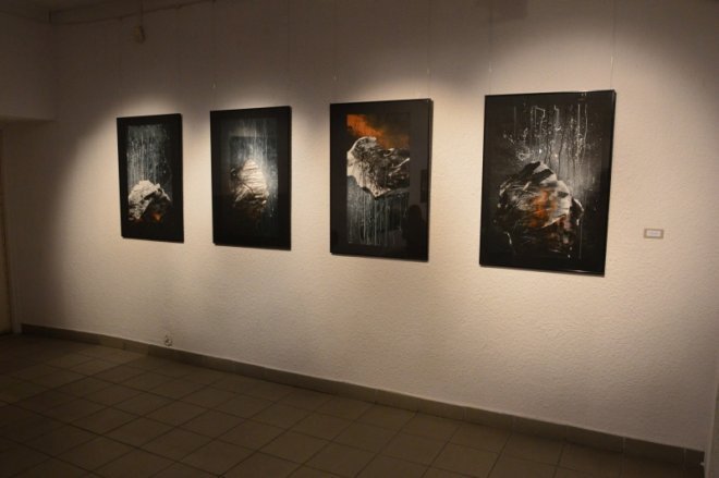 Wernisaż wystawy malarstwa Piotra Kobrzyńskiego [09.02.2017] - zdjęcie #14 - eOstroleka.pl