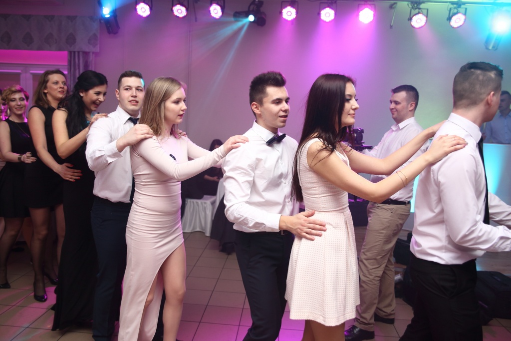 Studniówka 2017 Zespołu Szkół Zawodowych nr 4 w Ostrołęce [11.02.2017] - zdjęcie #19 - eOstroleka.pl
