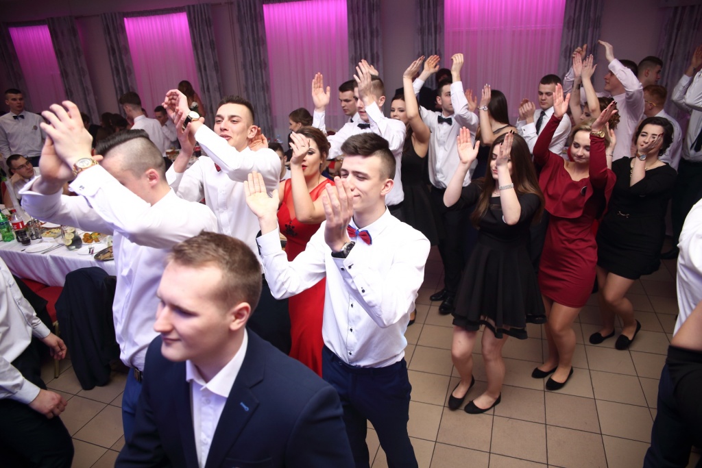 Studniówka 2017 Zespołu Szkół Zawodowych nr 4 w Ostrołęce [11.02.2017] - zdjęcie #15 - eOstroleka.pl