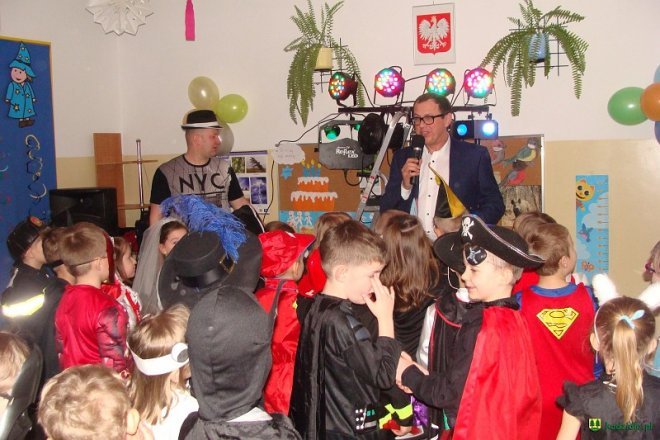 Bal karnawałowy w Przedszkolu Samorządowym w Kadzidle [ZDJĘCIA] - zdjęcie #45 - eOstroleka.pl