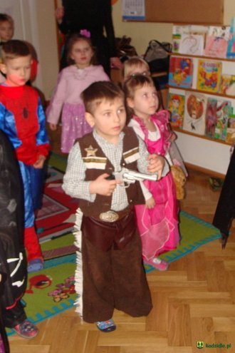 Bal karnawałowy w Przedszkolu Samorządowym w Kadzidle [ZDJĘCIA] - zdjęcie #25 - eOstroleka.pl