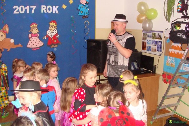 Bal karnawałowy w Przedszkolu Samorządowym w Kadzidle [ZDJĘCIA] - zdjęcie #8 - eOstroleka.pl