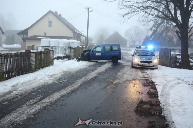 Wypadek w Strzałkach pod Kadzidłem [ZDJĘCIA] - zdjęcie #3 - eOstroleka.pl