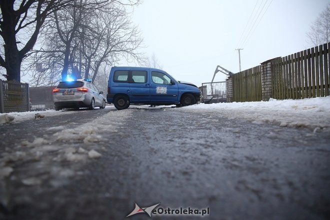 Wypadek w Strzałkach pod Kadzidłem [ZDJĘCIA] - zdjęcie #9 - eOstroleka.pl