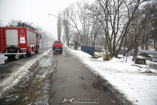 Wyciek ropy do rzeki w Ostrołęce [17.02.2017] - zdjęcie #10 - eOstroleka.pl