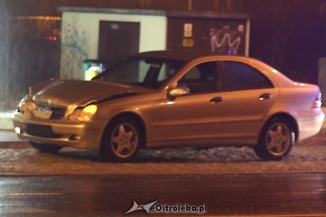 Kolizja dwóch aut na ulicy Ostrowskiej. Sprawca pijany [ZDJĘCIA] - zdjęcie #3 - eOstroleka.pl