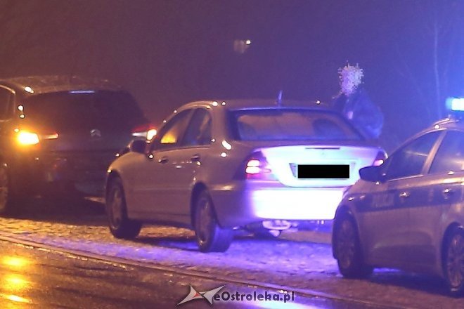 Kolizja dwóch aut na ulicy Ostrowskiej. Sprawca pijany [ZDJĘCIA] - zdjęcie #6 - eOstroleka.pl