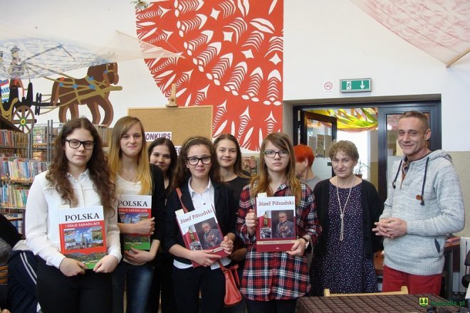 „Konkurs jednego wiersza” w kadzidlańskiej bibliotece [ZDJĘCIA] - zdjęcie #1 - eOstroleka.pl