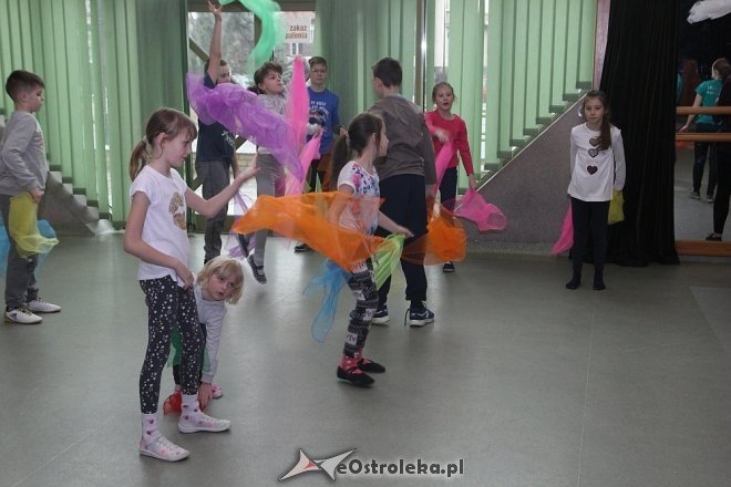 Warsztaty cyrkowe dla najmłodszych w Ostrołęckim Centrum Kultury [ZDJĘCIA] - zdjęcie #31 - eOstroleka.pl