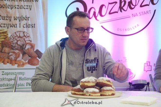 27-letni Dawid Kuriata mistrzem w jedzeniu pączków [ZDJĘCIA] - zdjęcie #27 - eOstroleka.pl